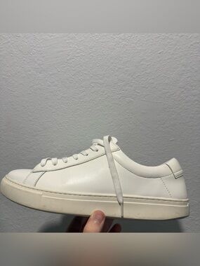 🇮🇹 11/44 Italian white leather distressed sneakers by 7 for all man kind.